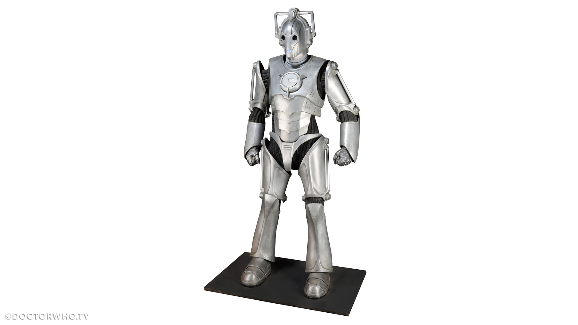 Lot 3: Light-Up Exhibition Cyberman