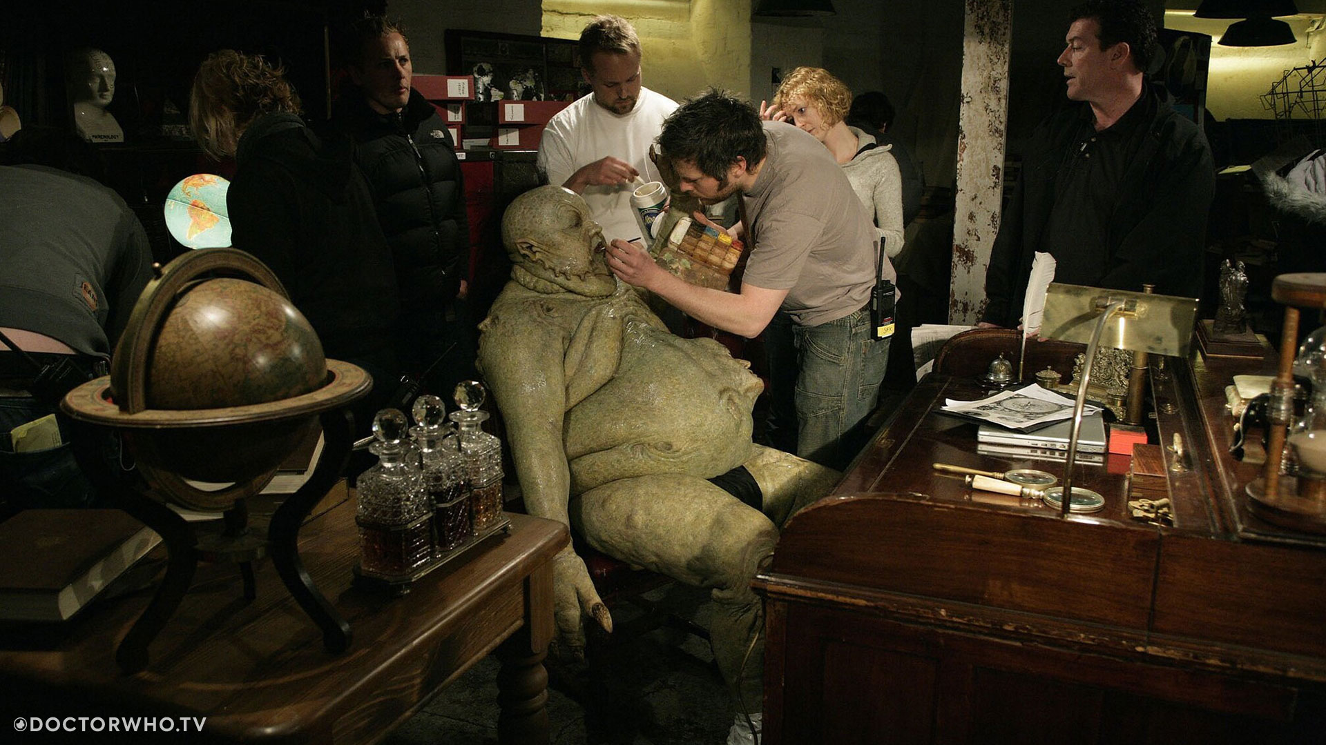 The Abzorbaloff (Peter Kay) gets a touch-up from Makeup behind the scenes of 'Love and Monsters'.