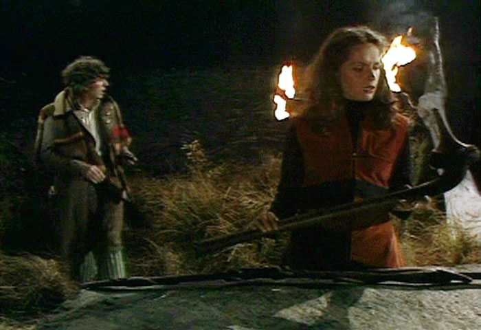 Romana (Mary Tamm) holds a weapon similar to that of the Tusken Raiders from Star Wars