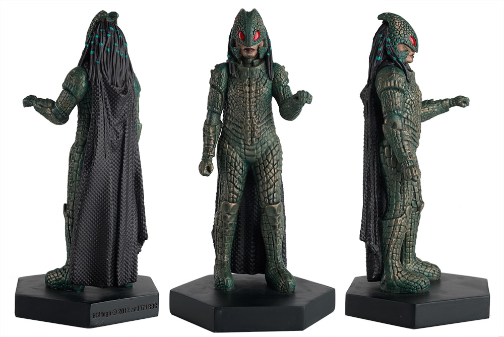 Image of 3 Iraxxa figurines